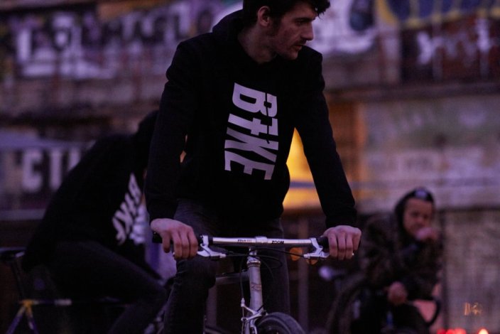 hoodie B7KE large print front - Velikost: L