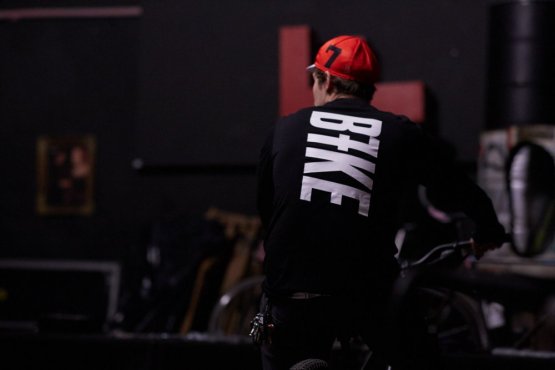 long sleeve t-shirt B7KE large print back