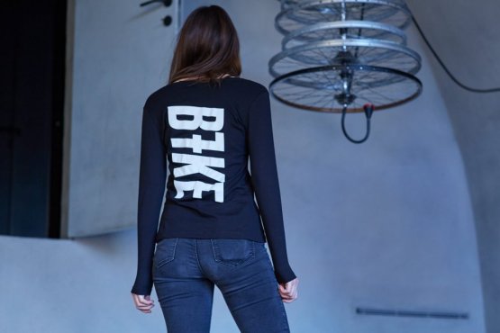 long sleeve t-shirt women´s B7KE large print back