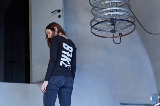 long sleeve t-shirt women´s B7KE large print back