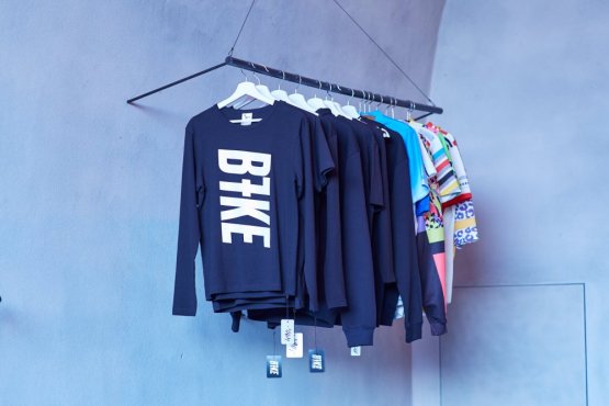 long sleeve t-shirt B7KE large print front
