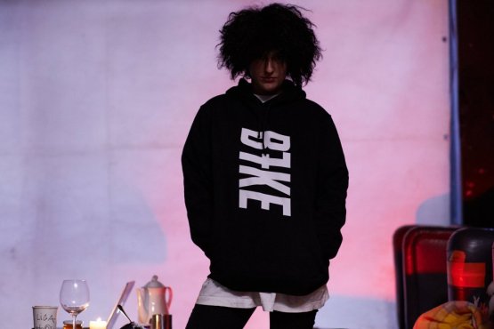 hoodie B7KE large print front