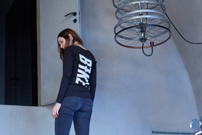 long sleeve t-shirt women´s B7KE large print back - Velikost: S